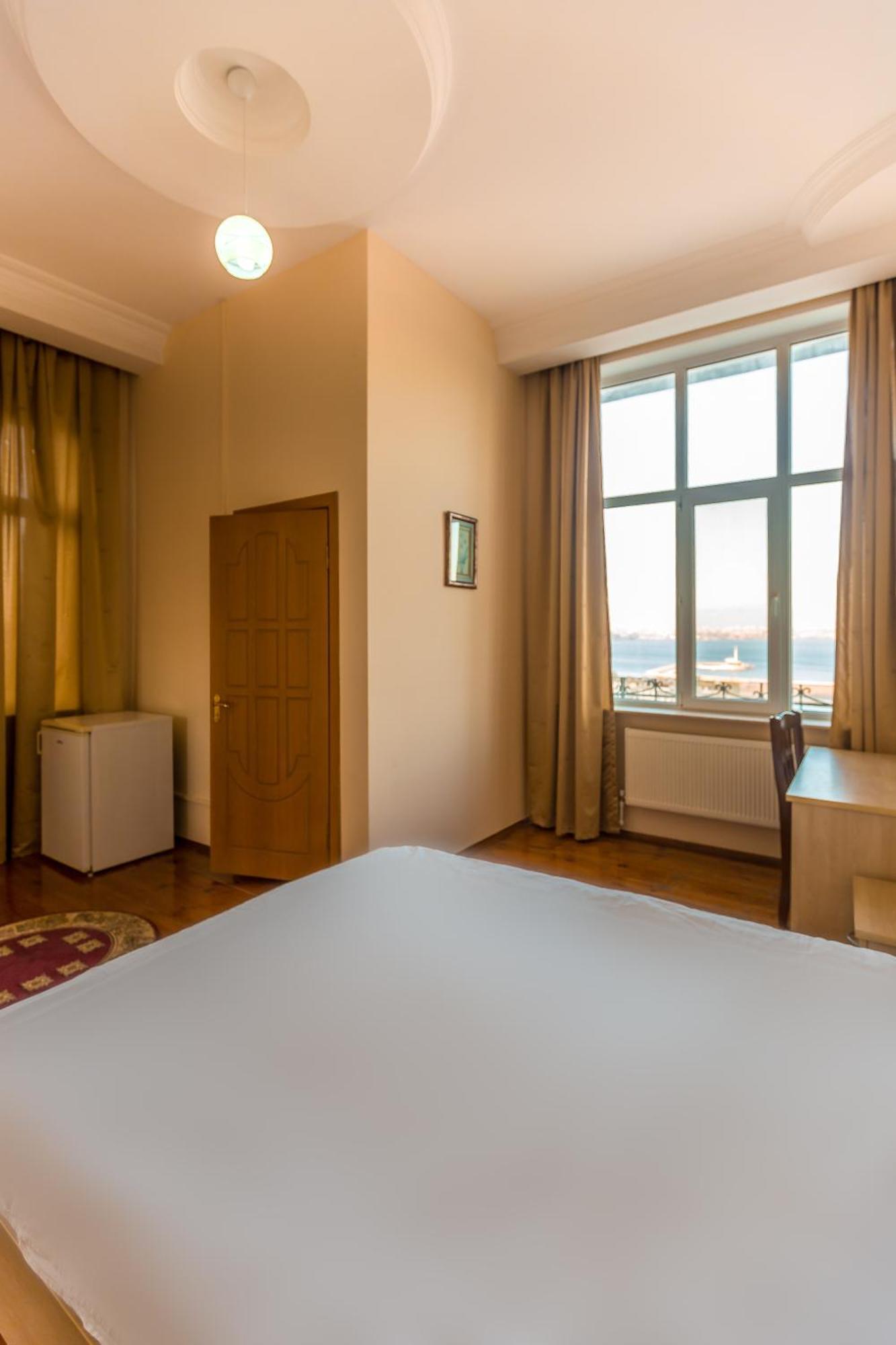 Red Roof Seaview Hotel Baku Ngoại thất bức ảnh