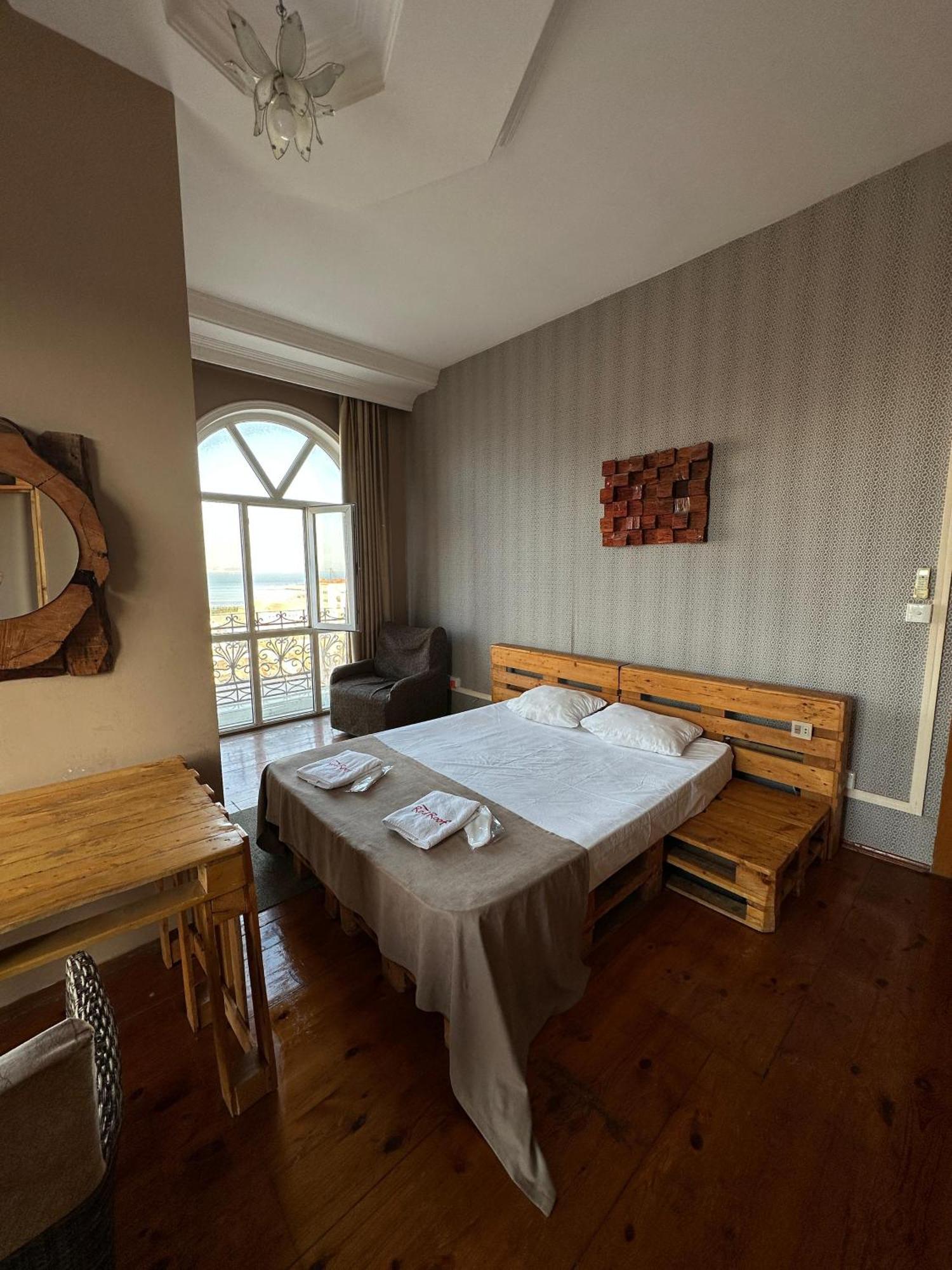 Red Roof Seaview Hotel Baku Ngoại thất bức ảnh